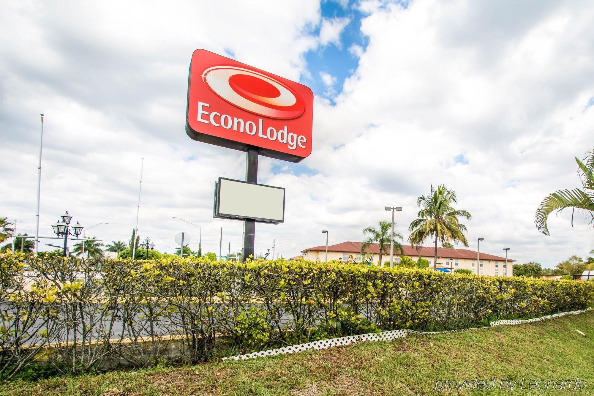Belmont Inn & Suites Флорида-Сити Экстерьер фото