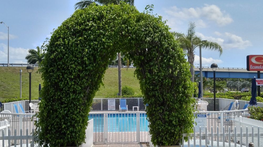Belmont Inn & Suites Флорида-Сити Экстерьер фото
