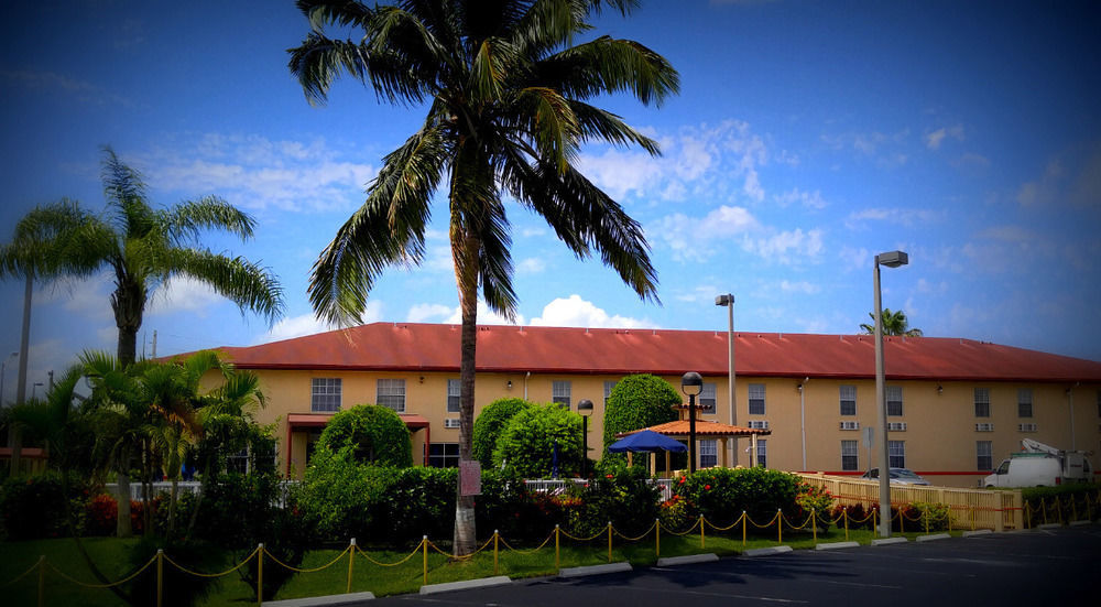 Belmont Inn & Suites Флорида-Сити Экстерьер фото