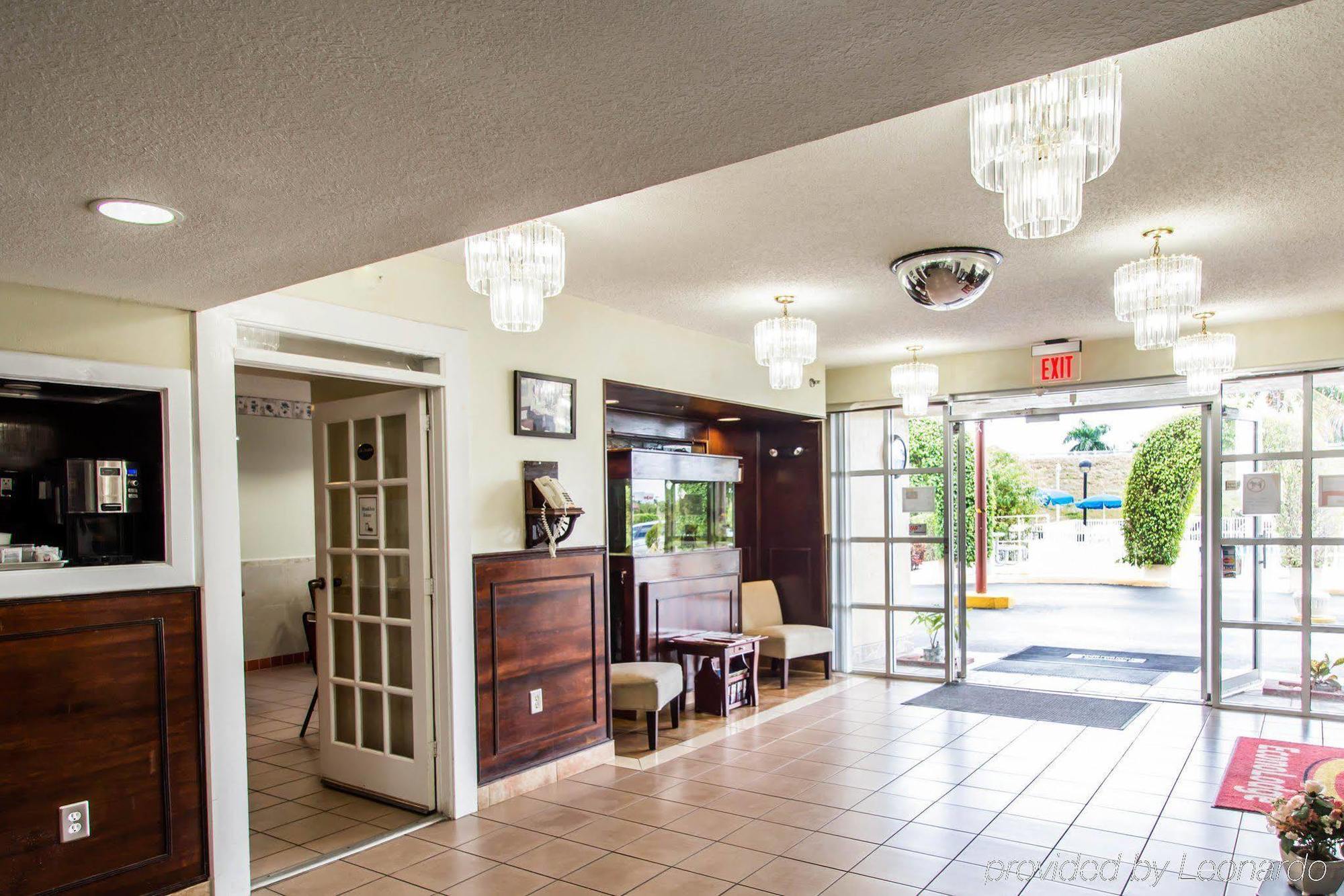 Belmont Inn & Suites Флорида-Сити Экстерьер фото